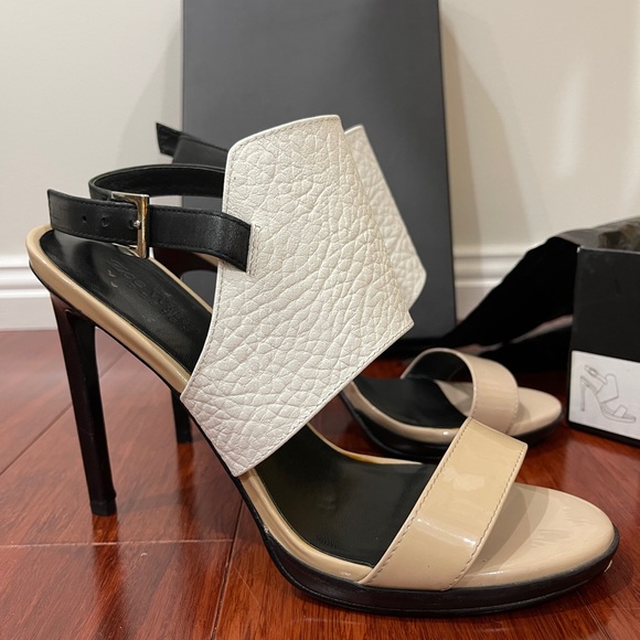 Zoe Wittner design nude/black leather heels - Picture 8 of 11